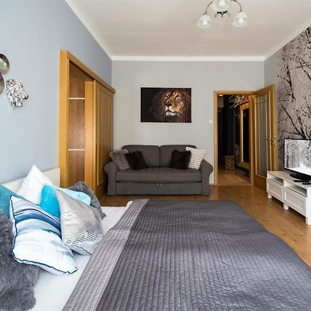 Main Prague Square Apartments Sauna And Fireplace Dış mekan fotoğraf