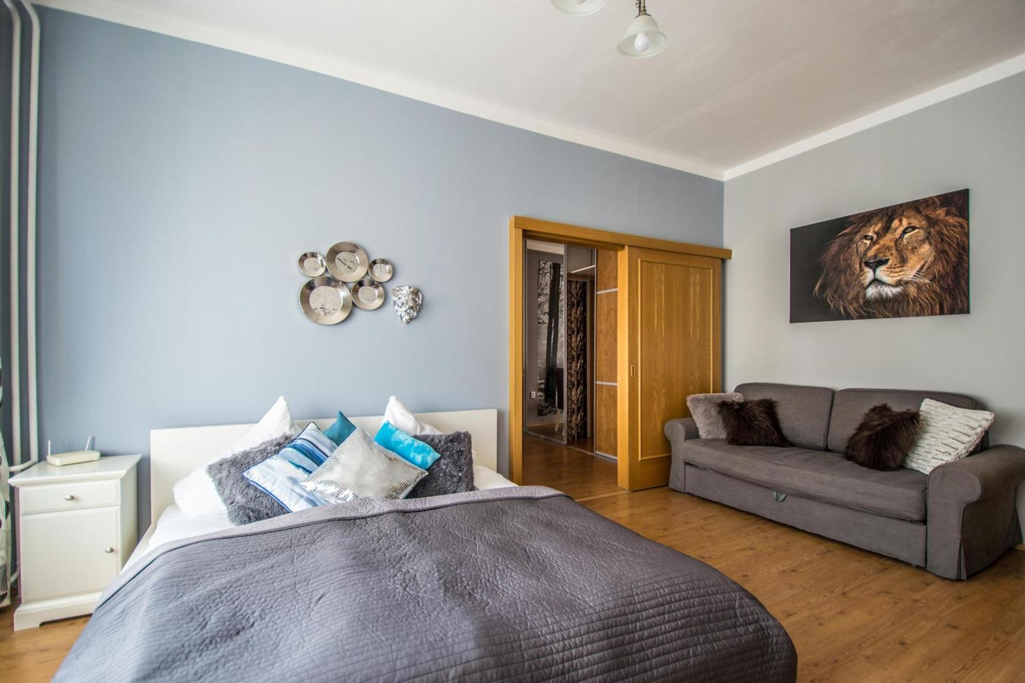 Main Prague Square Apartments Sauna And Fireplace Dış mekan fotoğraf