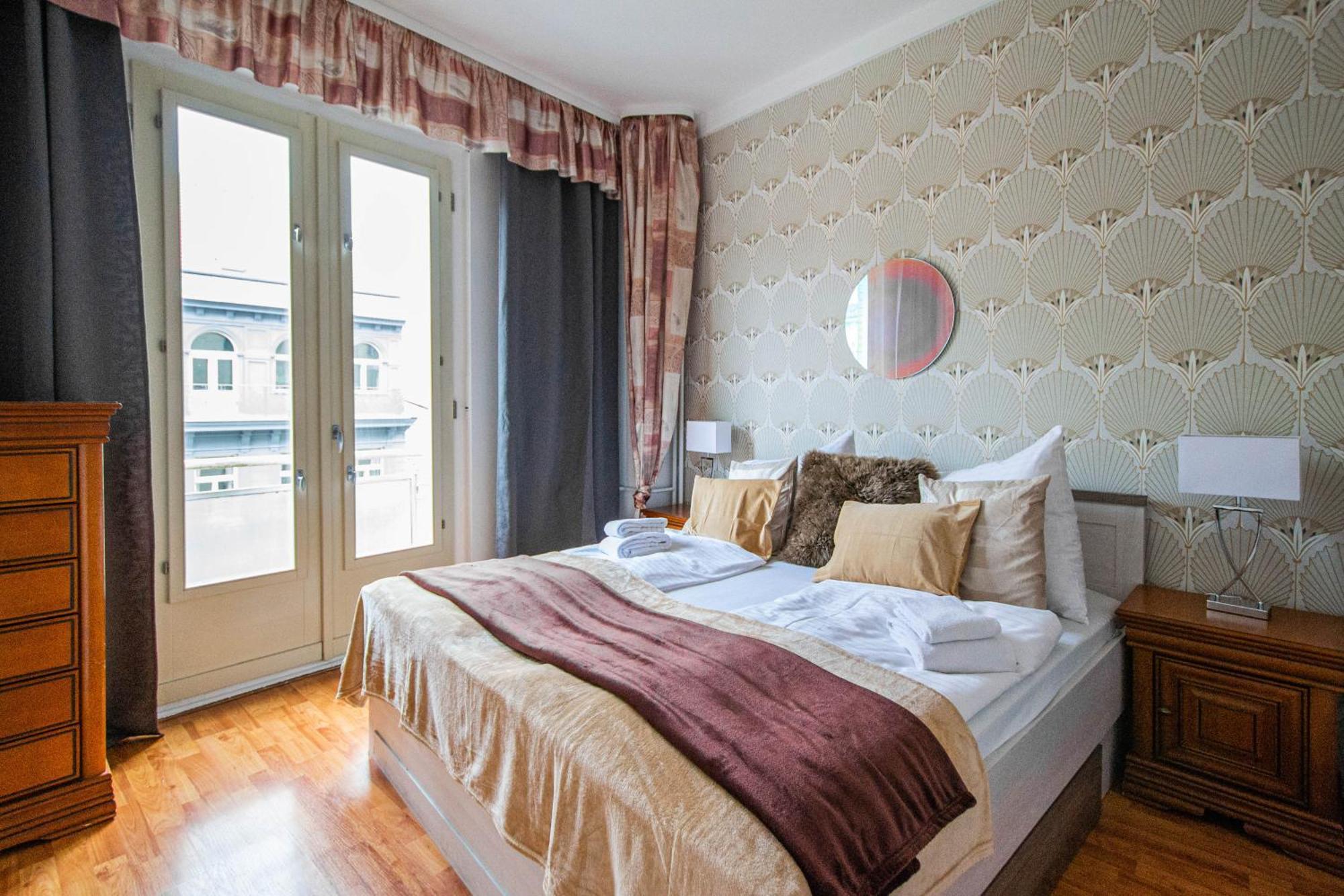 Main Prague Square Apartments Sauna And Fireplace Dış mekan fotoğraf