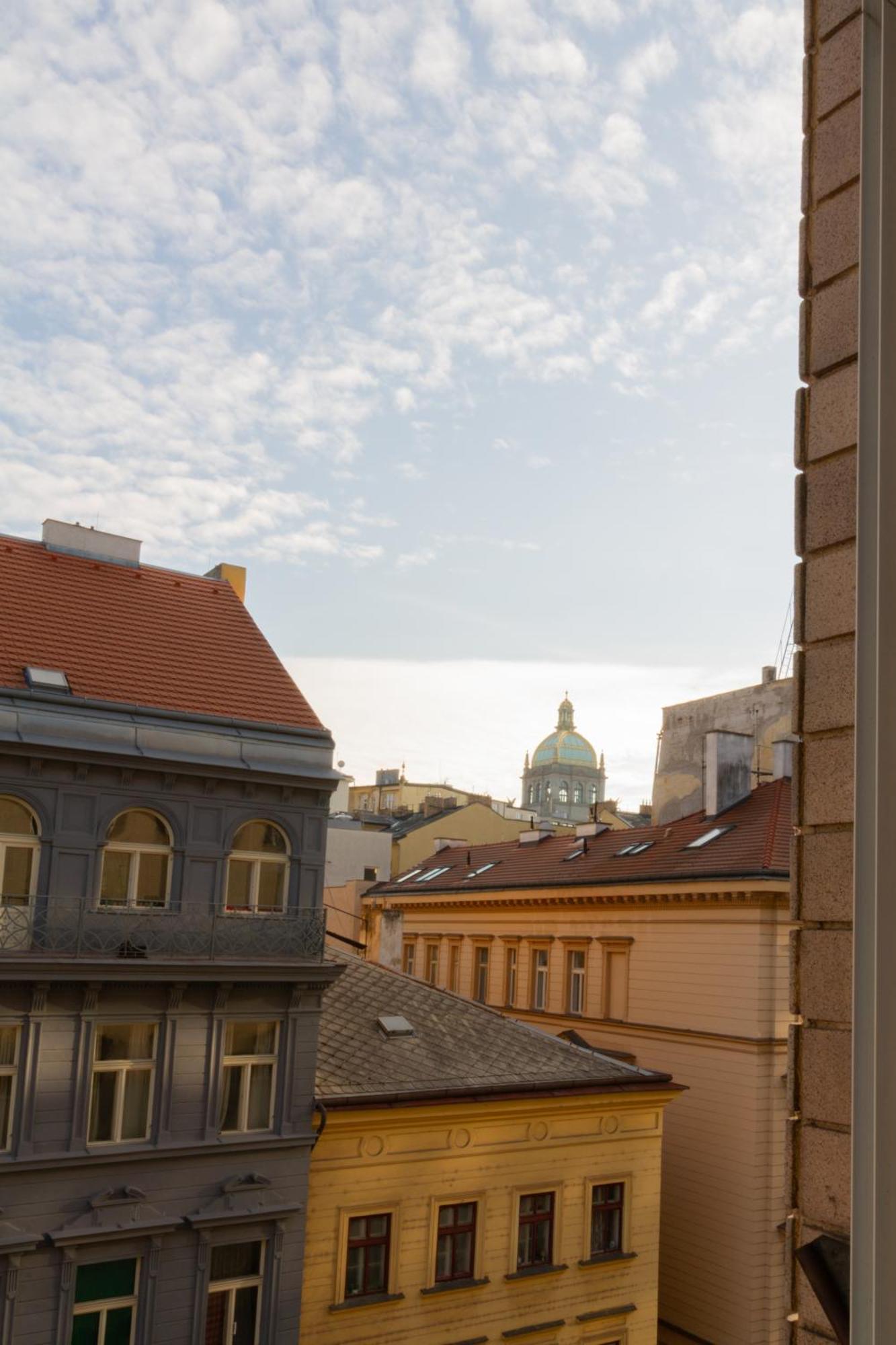Main Prague Square Apartments Sauna And Fireplace Dış mekan fotoğraf